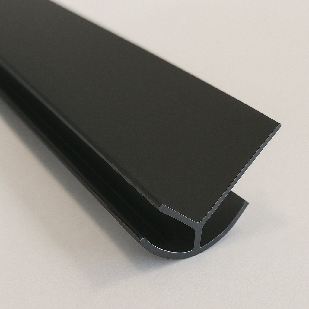 PVC WANDPANEEL Ausseneckenprofil Schwarz 16mm 270cm